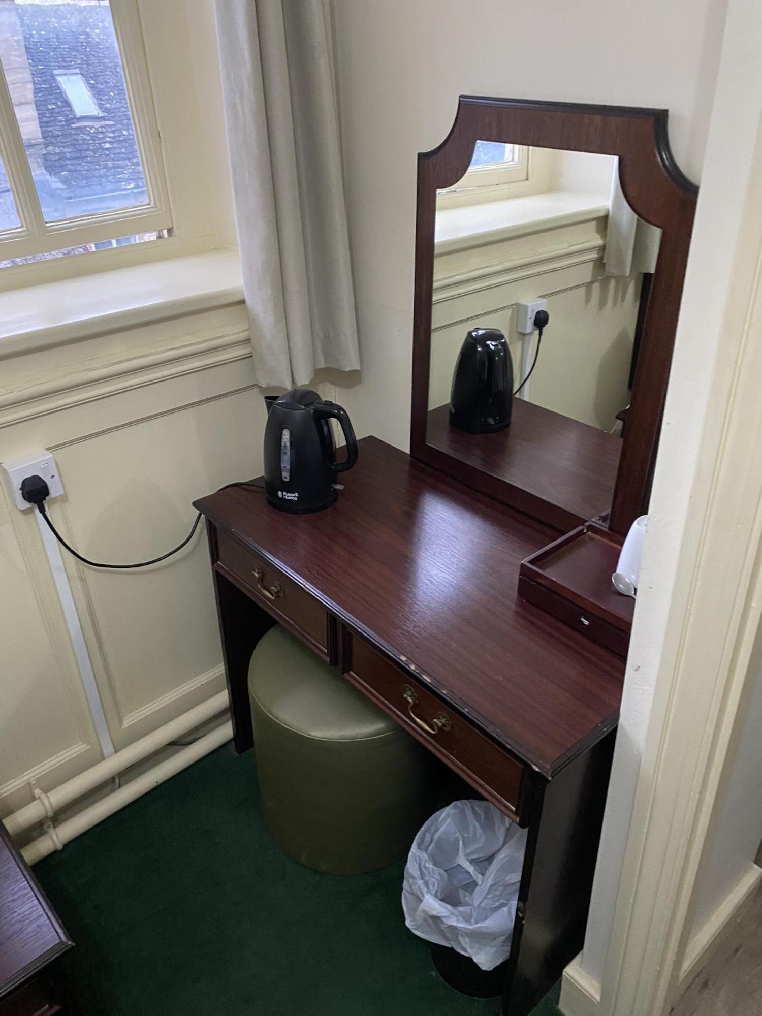ニュー イン ホテル レッチレード 部屋 写真